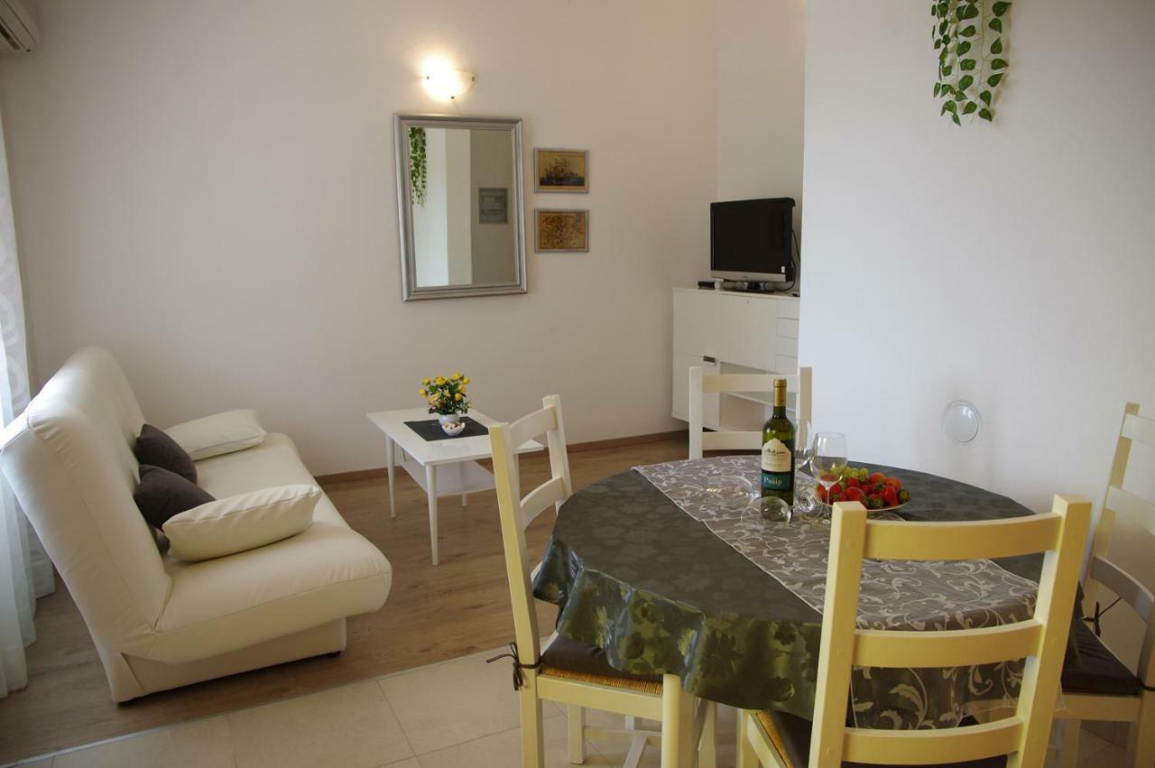 Apartments Sonja Podgora Exterior photo